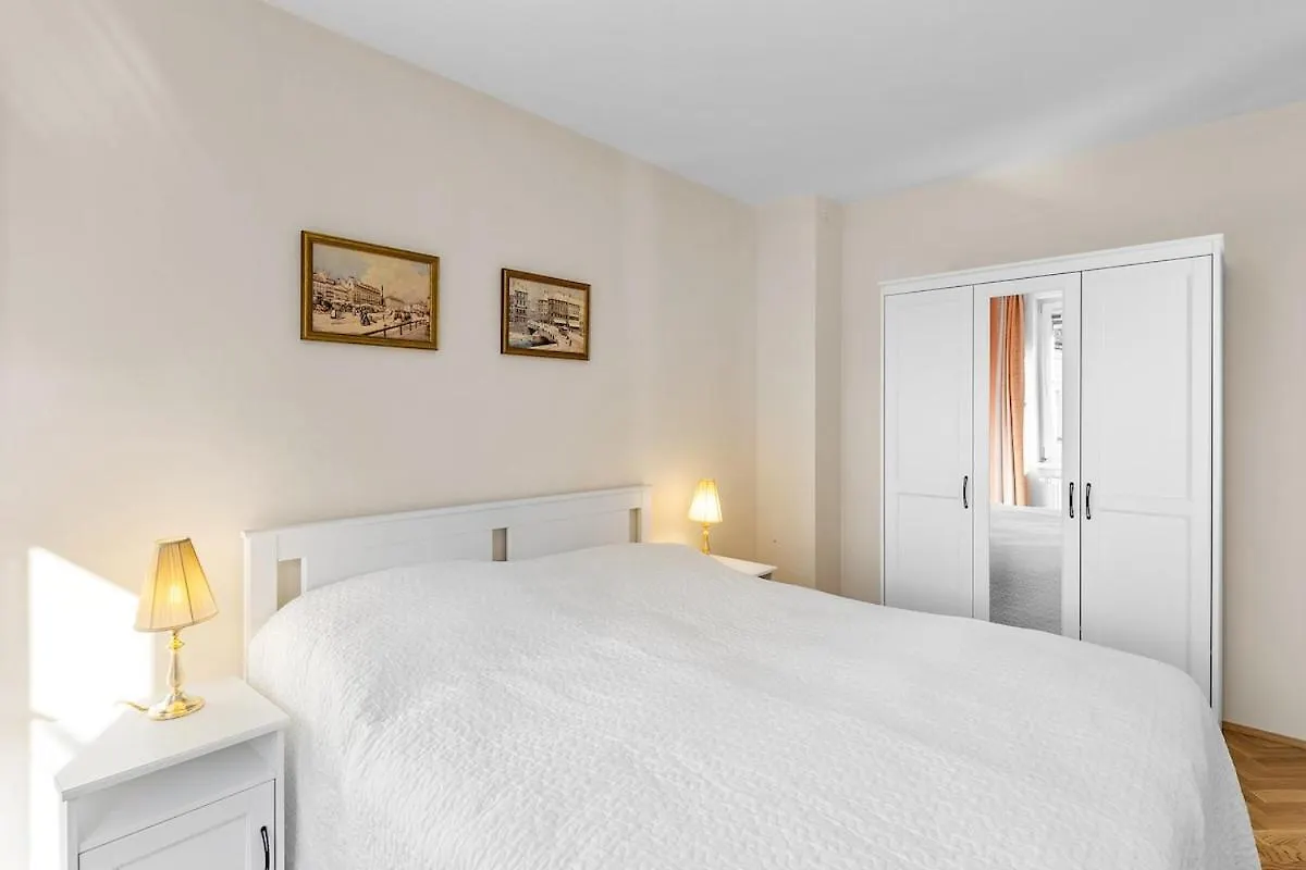 Apartment Near Schloss Schoenbrunn Parking Free Viena 0*,  Austria